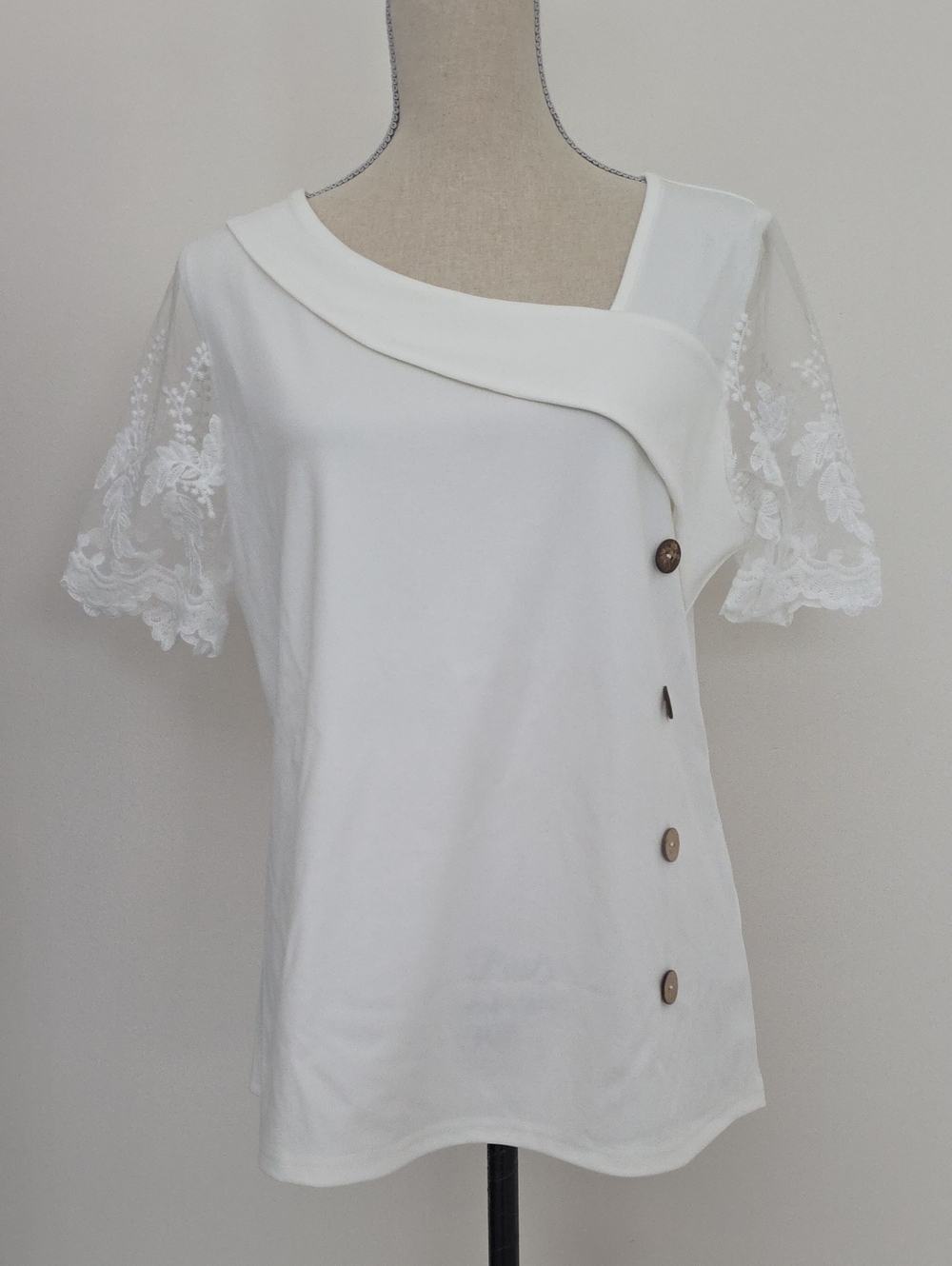 Elegant White Lace-Sleeve Women's Top with Decorative Buttons Size L